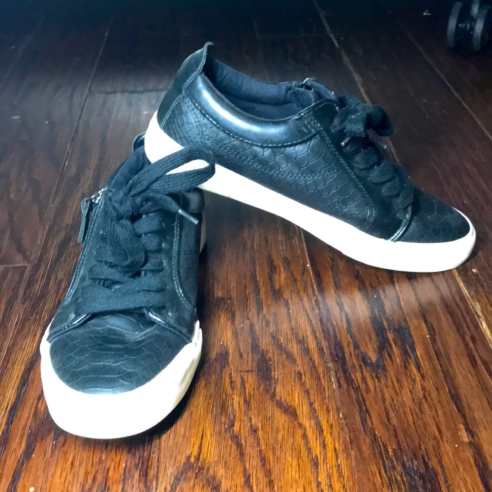 Worn once black laced justfab shoes